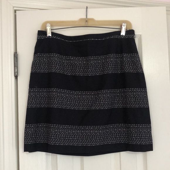 Ann Taylor LOFT Black and White Pencil Mini Skirt Size 8 Lined Classic Career - Picture 2 of 5